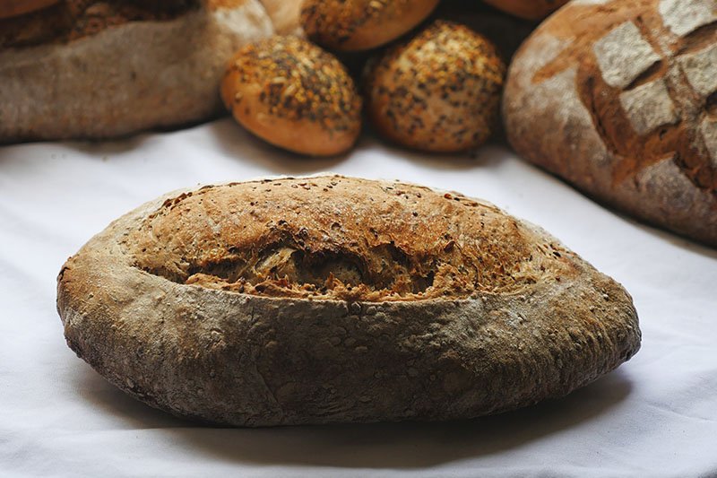 le tour du pain pain aux graines